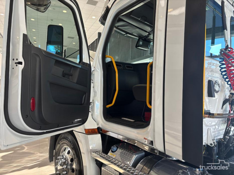 2024 Freightliner Cascadia 126 Prime Mover 