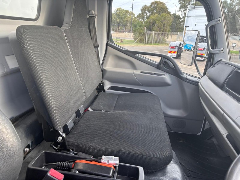 2021 Fuso Canter 515 Pantech with tailgate lifter 
