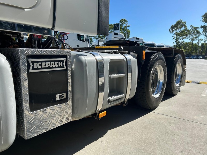 2021 Freightliner Cascadia 126 126 
