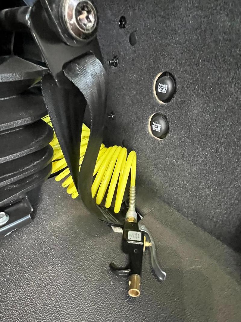 2025 Freightliner Cascadia 126 Microwave TV Cabinets and Custom Air Con ready 