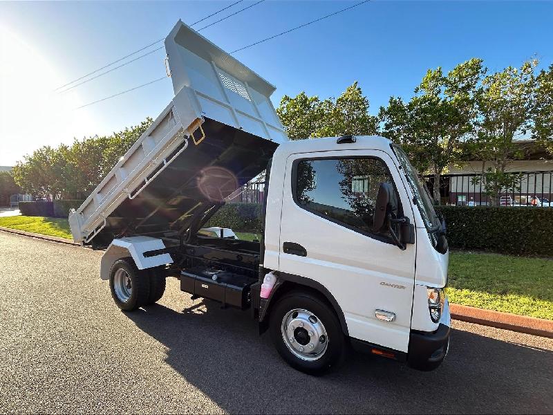 2025 Fuso Canter 815 