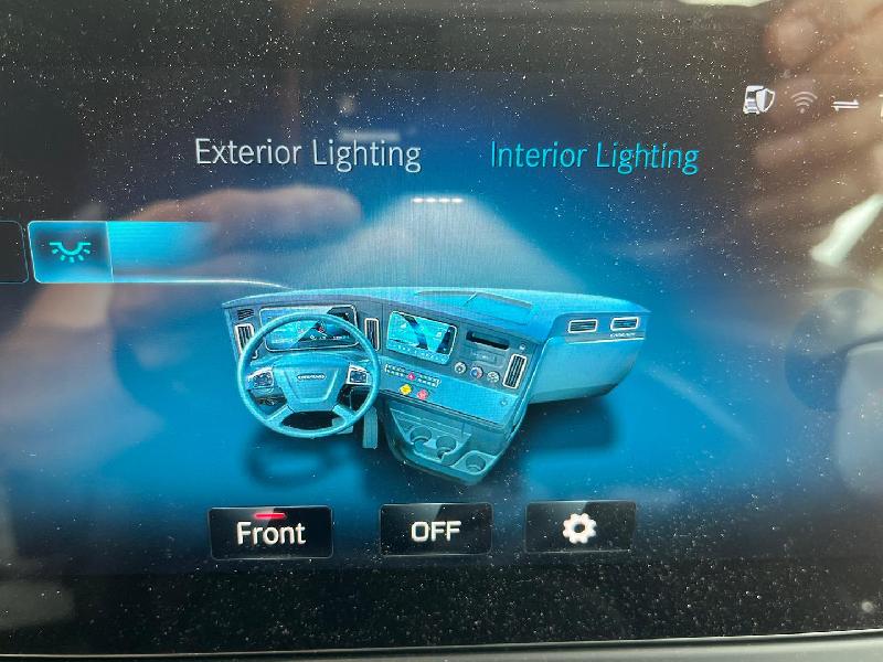 2025 Freightliner Cascadia 126 