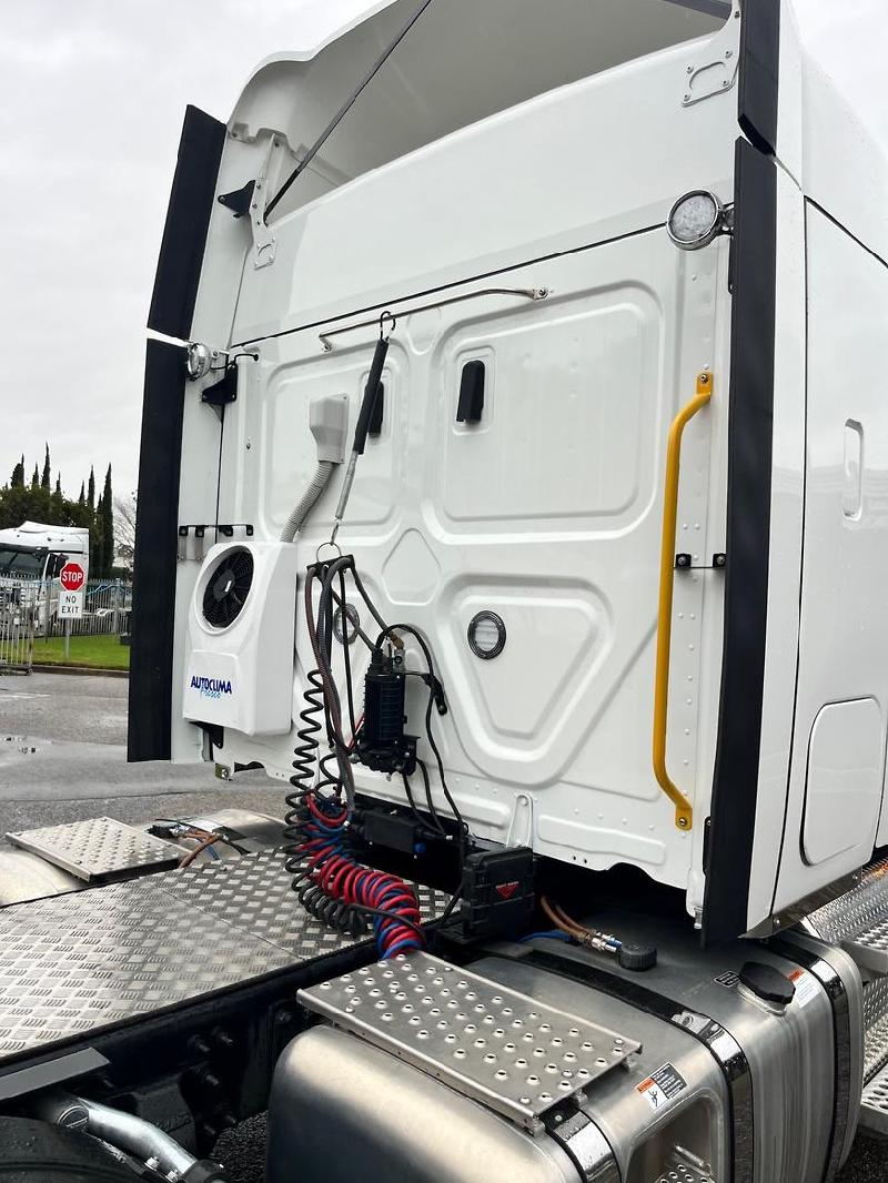 2024 Freightliner Cascadia 126 