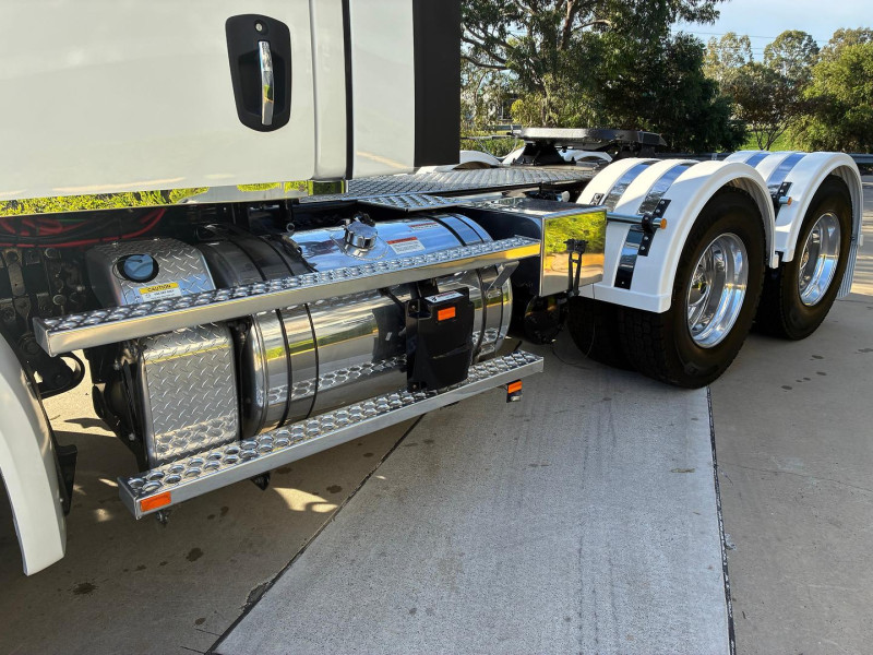 2025 Freightliner Cascadia 116 Prime Mover 