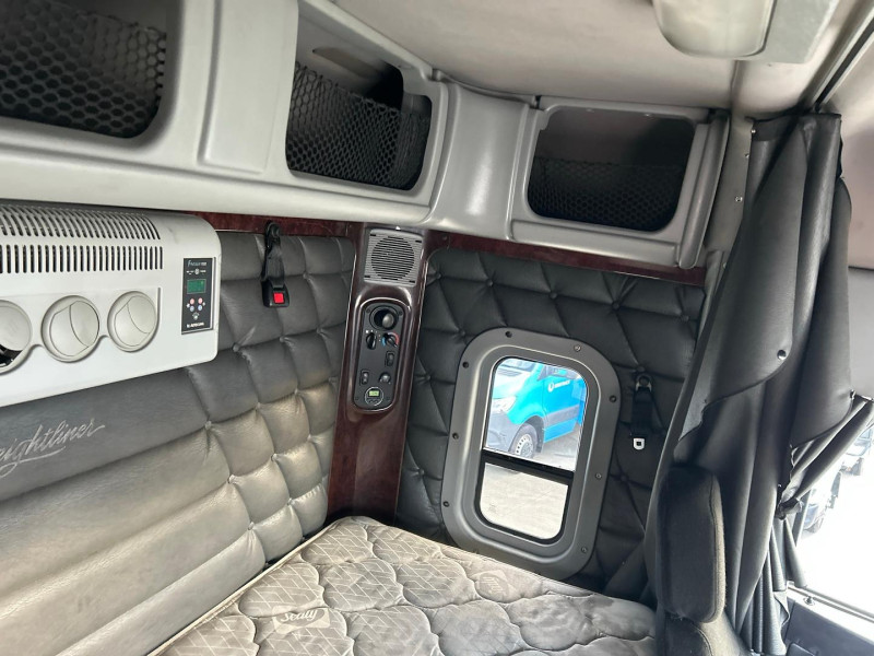 2017 Freightliner Argosy 101 