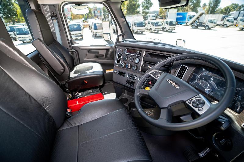 2024 Freightliner Cascadia 126 