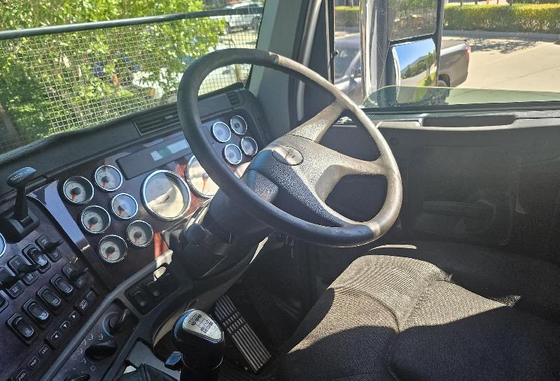 2013 Freightliner Argosy 110 FREIGHTLINER 