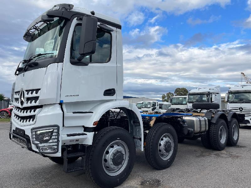 2024 Mercedes-Benz Arocs 4446