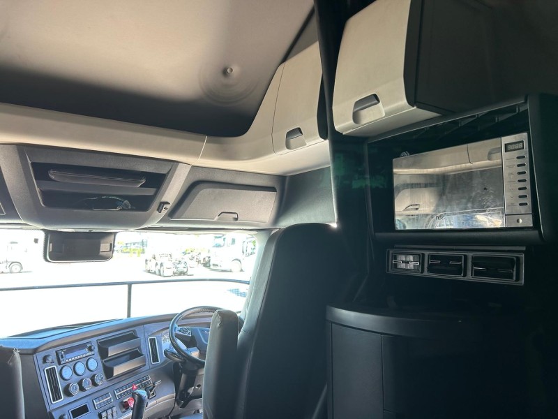 2021 Freightliner Cascadia 126 126 