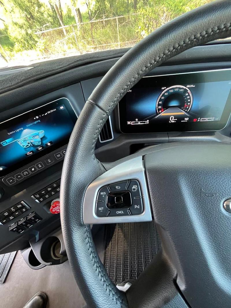 2025 Freightliner Cascadia 126 Microwave TV Cabinets and Custom Air Con ready 