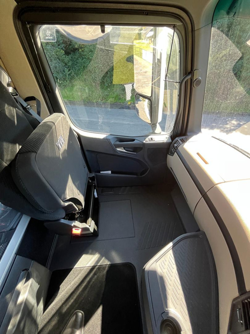 2025 Mercedes-Benz Actros 2663 BIG GIGASPACE with Microwave included image 43
