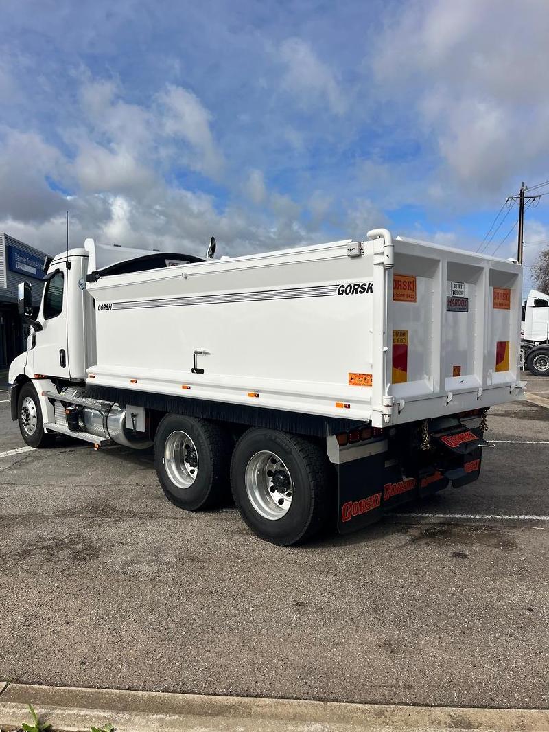 2024 Freightliner Cascadia 116 Tipper 