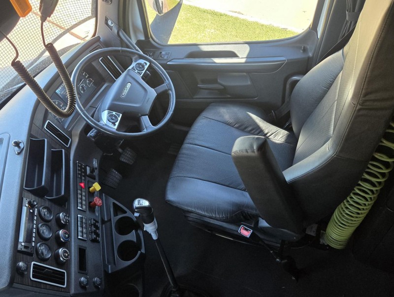 2021 Freightliner Cascadia 116 AS HIGHROOF 6X4 PRIME MOVER 