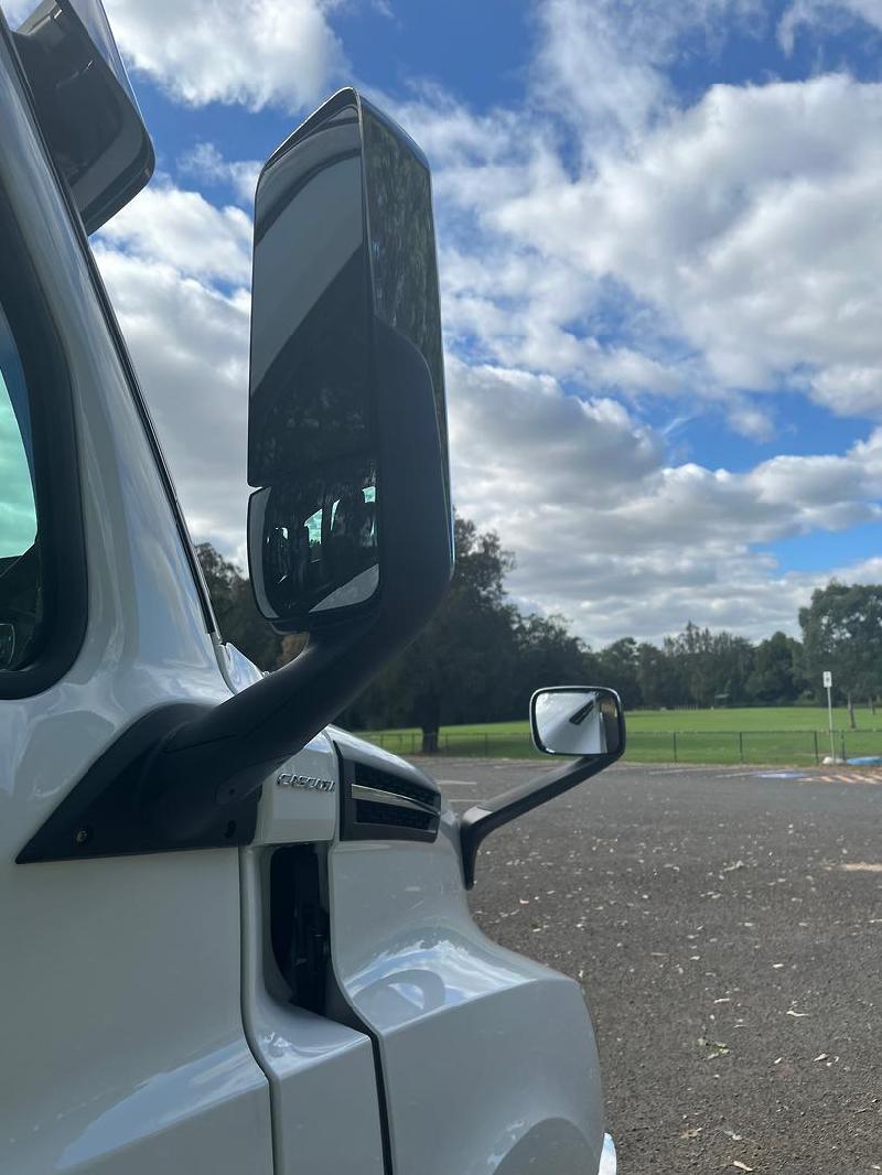 2024 Freightliner Cascadia 126 Tipper 