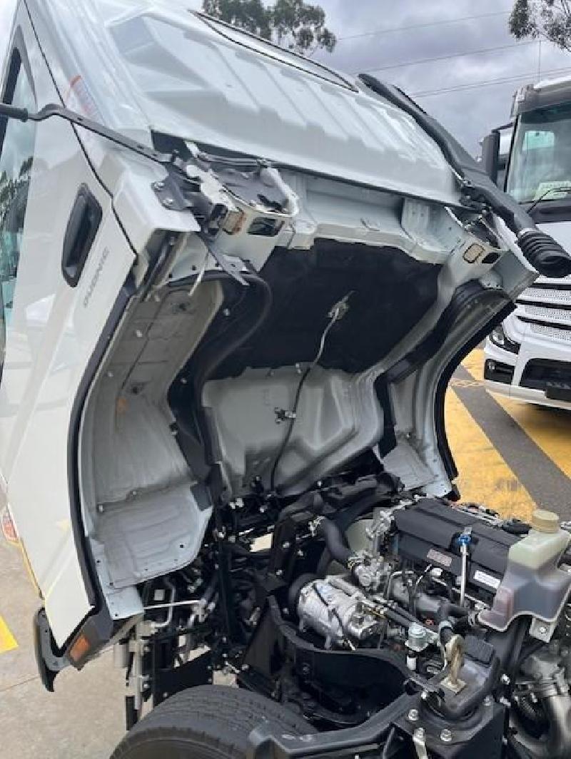 2023 Fuso Canter 515 