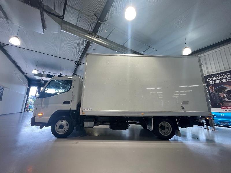 2025 Fuso 515 Car Licence Pantech 