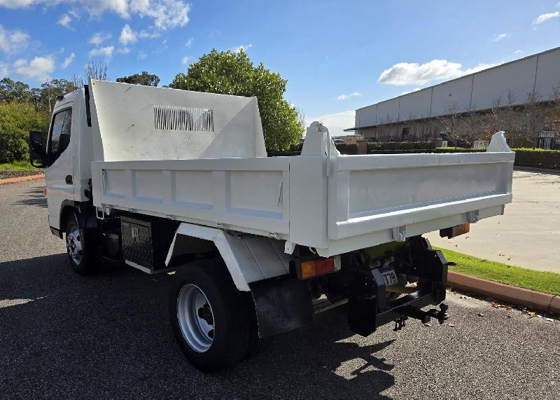 2017 Fuso CANTER 615 