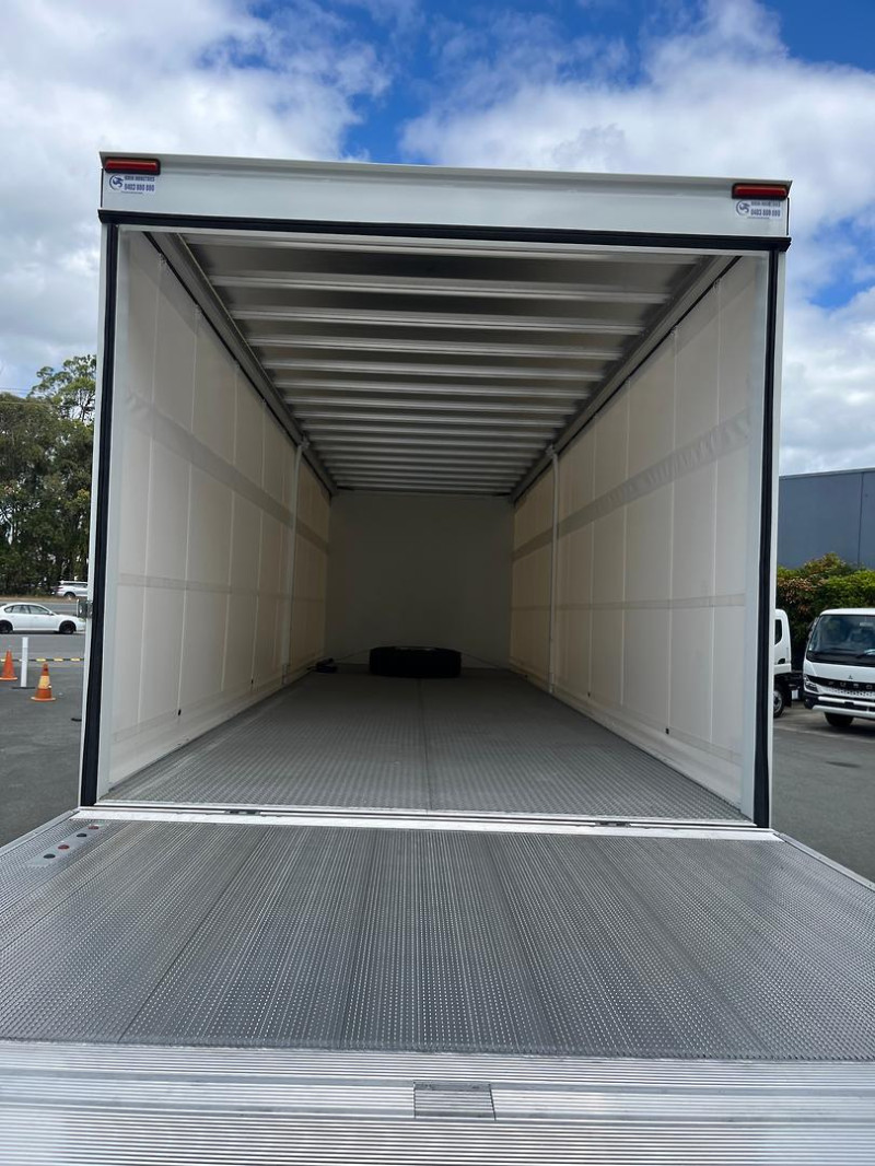 2026 Fuso Shogun FV84 400 Curtainsider 8700mml with a 3T DHollandia Tailgate 
