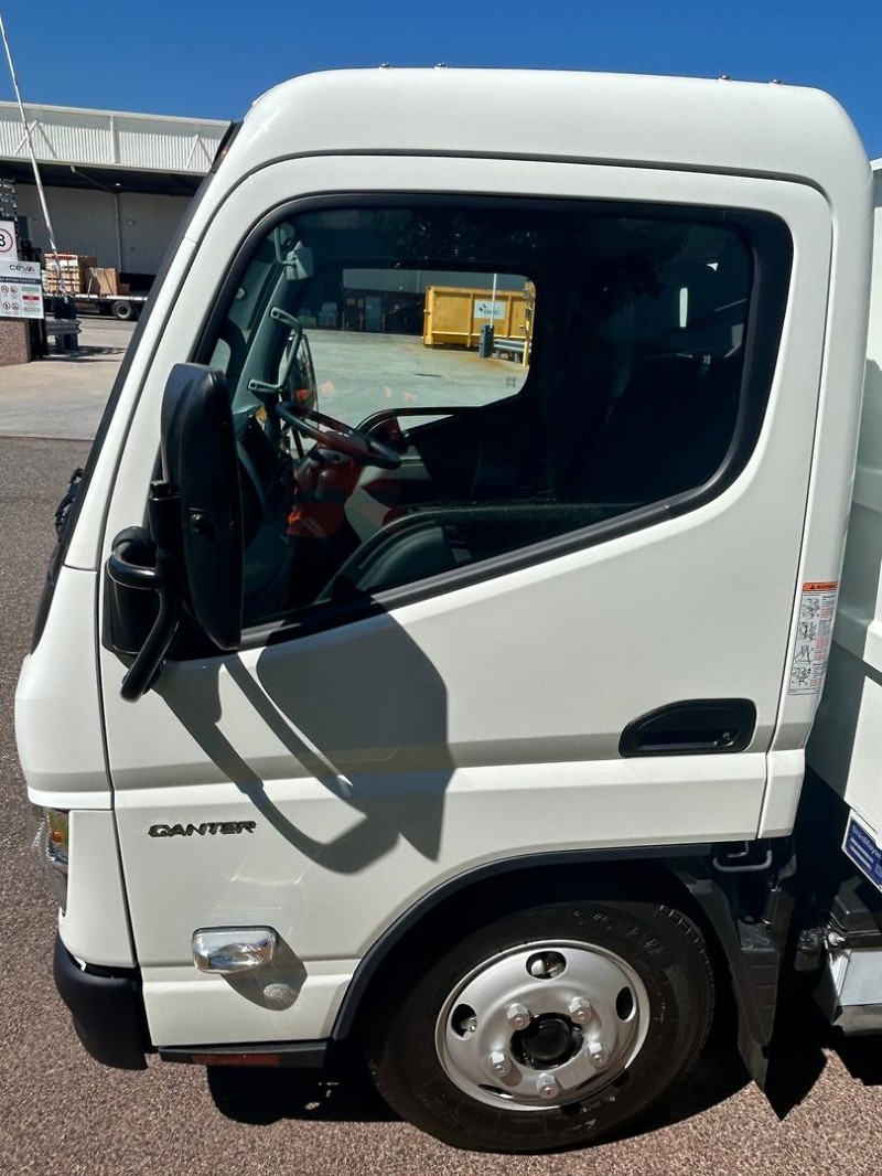 2025 Fuso Canter 615 Tipper Ex Demo 