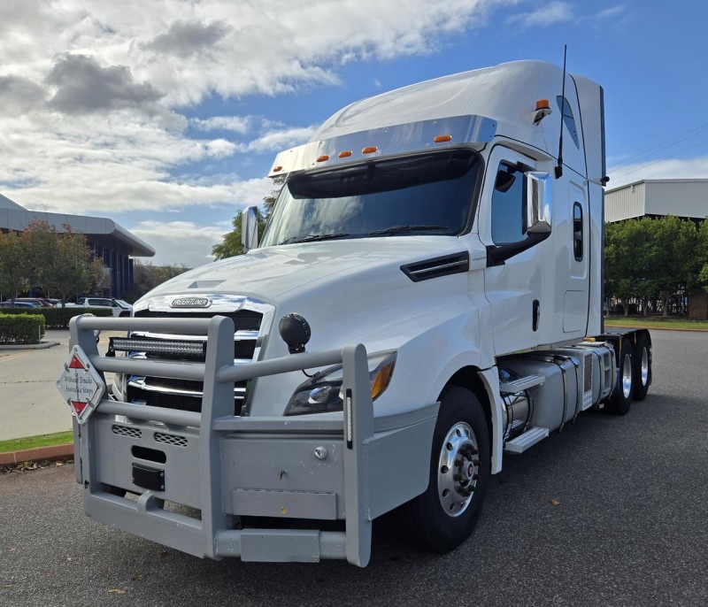 2021 Freightliner Cascadia 126 126 