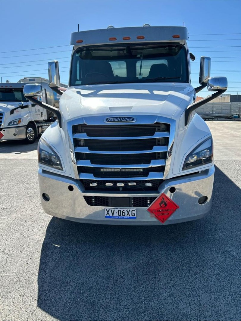 2022 Freightliner Cascadia 116 Day Cab 