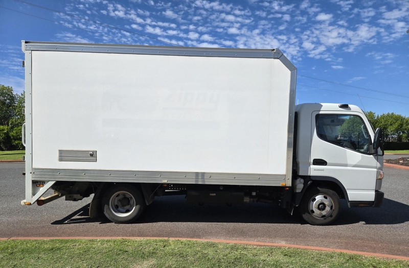 2021 Fuso Canter 