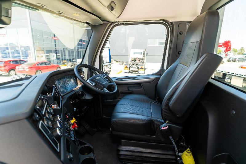 2024 Freightliner Cascadia 126 