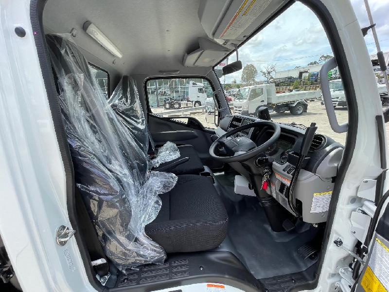 2023 Fuso Canter 515 