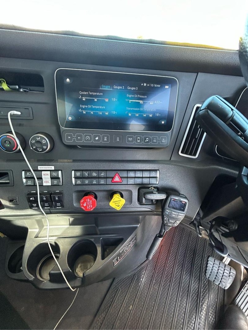 2022 Freightliner Cascadia 116 Day Cab 