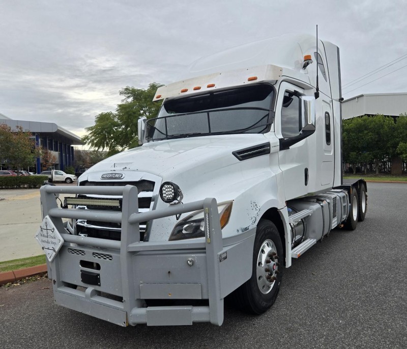 2021 Freightliner Cascadia 126 PRIME MOVER 