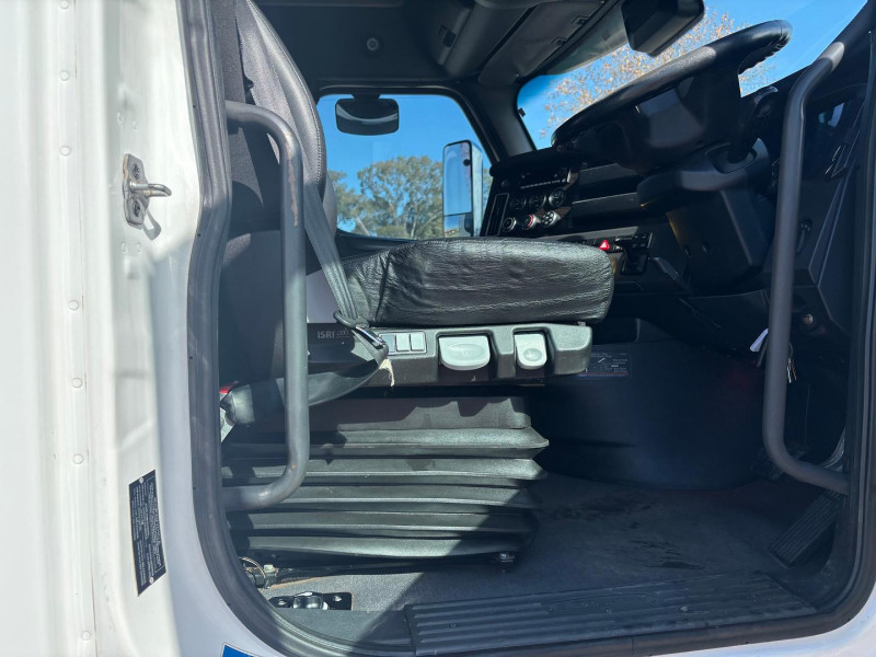 2022 Freightliner Cascadia Road Train 