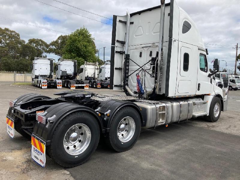 2023 Freightliner Cascadia 126 
