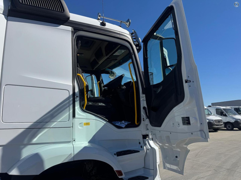 Velocity Truck Centers Australia