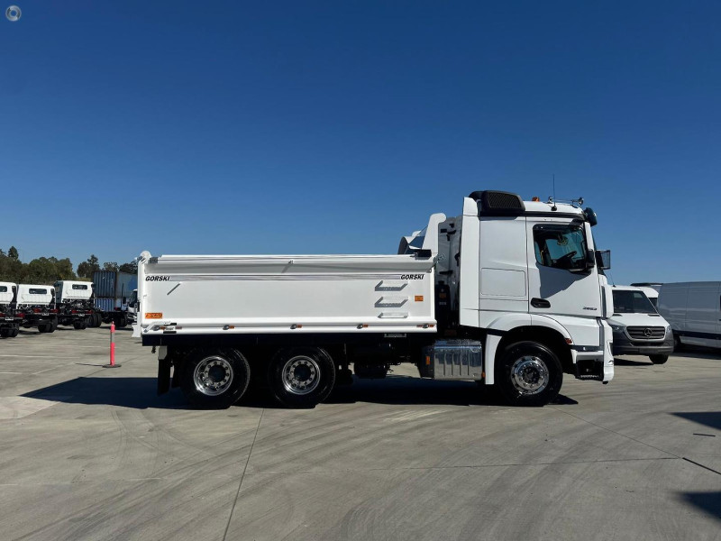 Velocity Truck Centers Australia