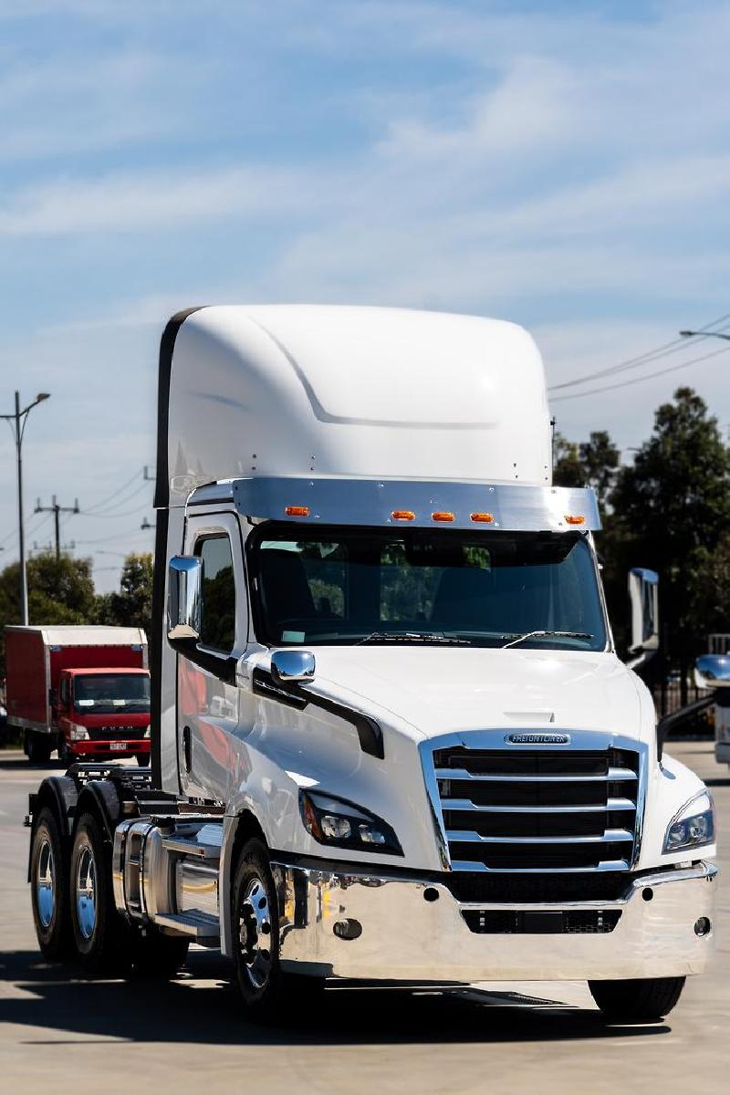 2024 Freightliner Cascadia 126 