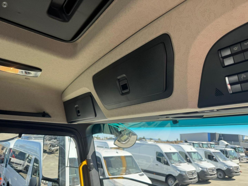 Velocity Truck Centers Australia