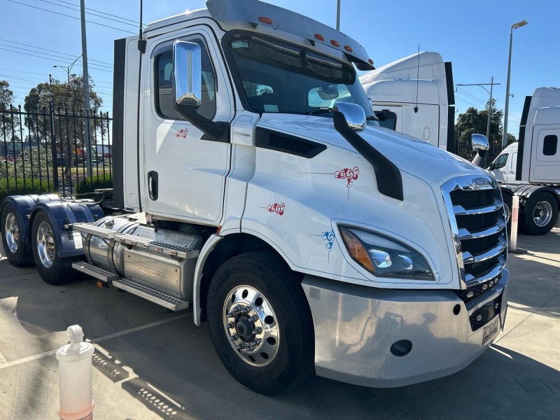 2022 Freightliner Cascadia 116 Day Cab 