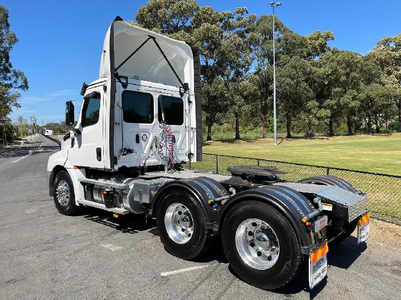 2023 Freightliner Cascadia 126 Its time to go 