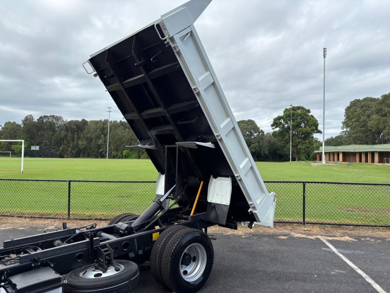 2025 Fuso Canter 615 Tipper 