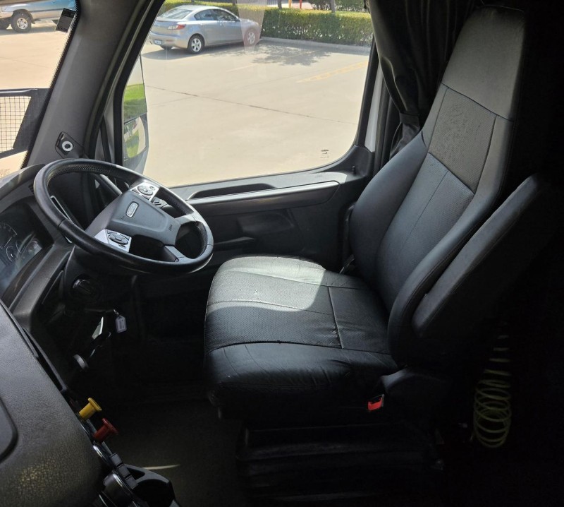 2021 Freightliner Cascadia 126 