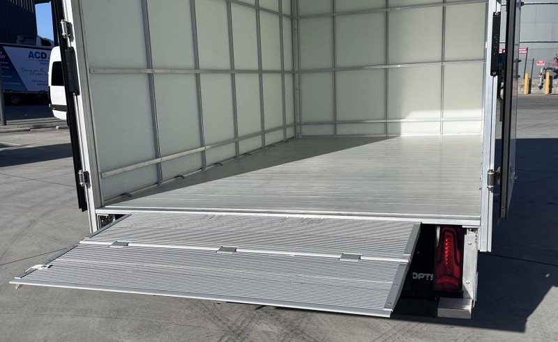 2025 Fuso Canter 515 PANTECH AND LOADER 