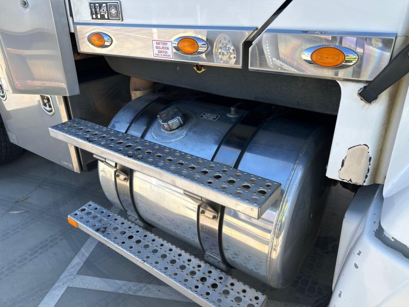 2019 Freightliner Coronado 114 