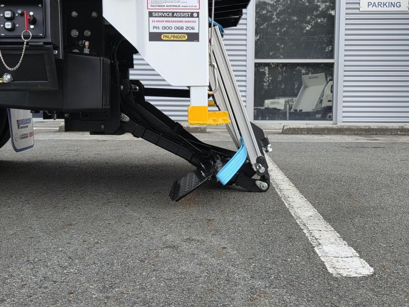 2025 Fuso Canter 515 PANTECH 