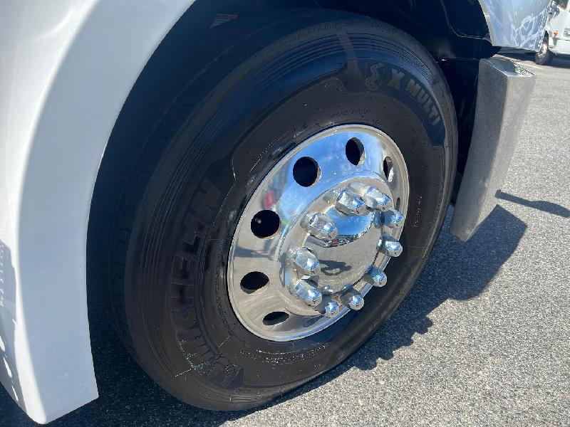 2024 Freightliner Cascadia 126 2024 Compliance Plated 
