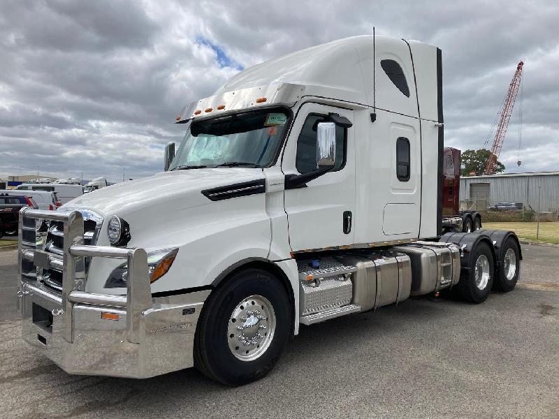 2023 Freightliner Cascadia 126 