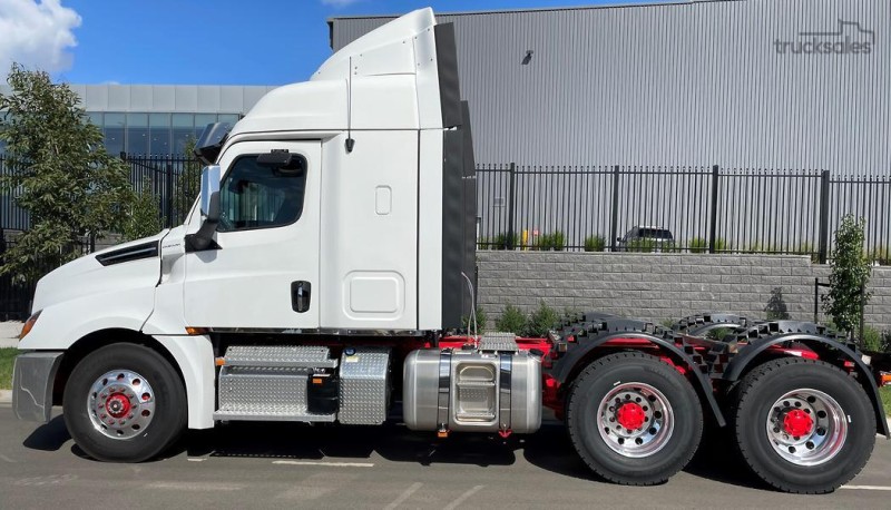 2025 Freightliner Cascadia 126 