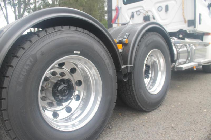 2024 Freightliner Cascadia 126 