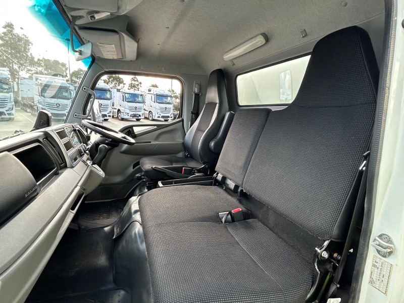 2022 Fuso Canter 515 Box Truck AUTO 
