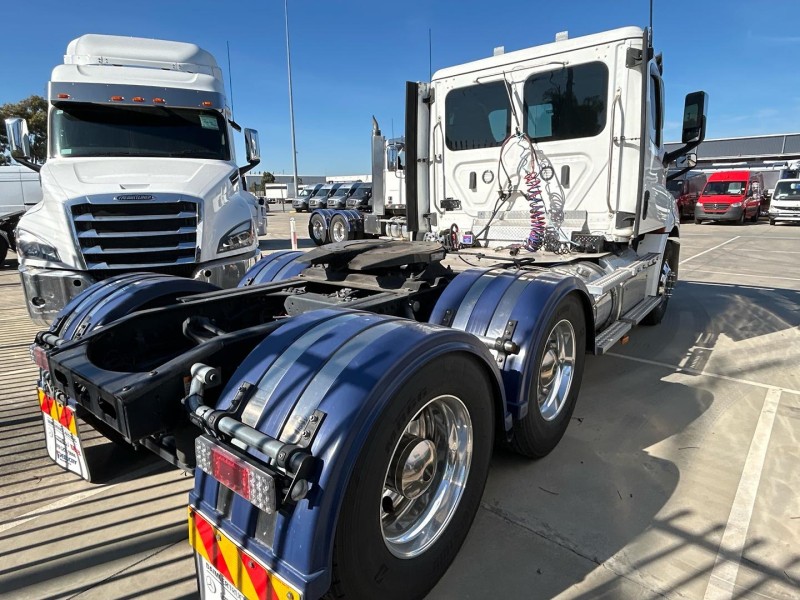 2022 Freightliner Cascadia 116 Day Cab 