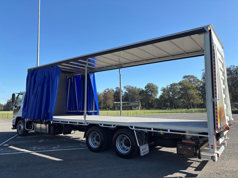 2025 Fuso Fighter 2427 TAUTLINER 